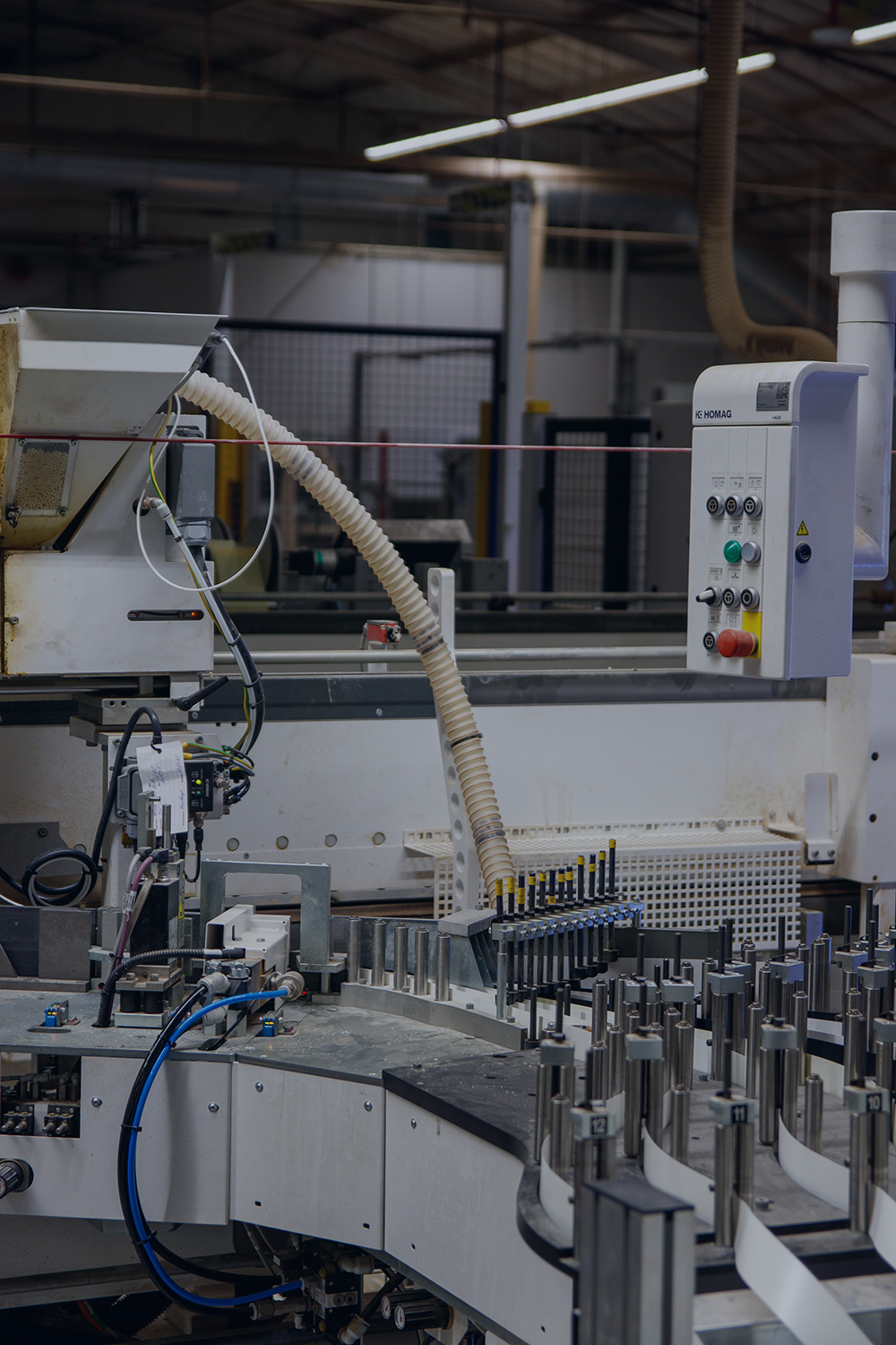 Industrial hydraulic system integrated into automated manufacturing equipment
